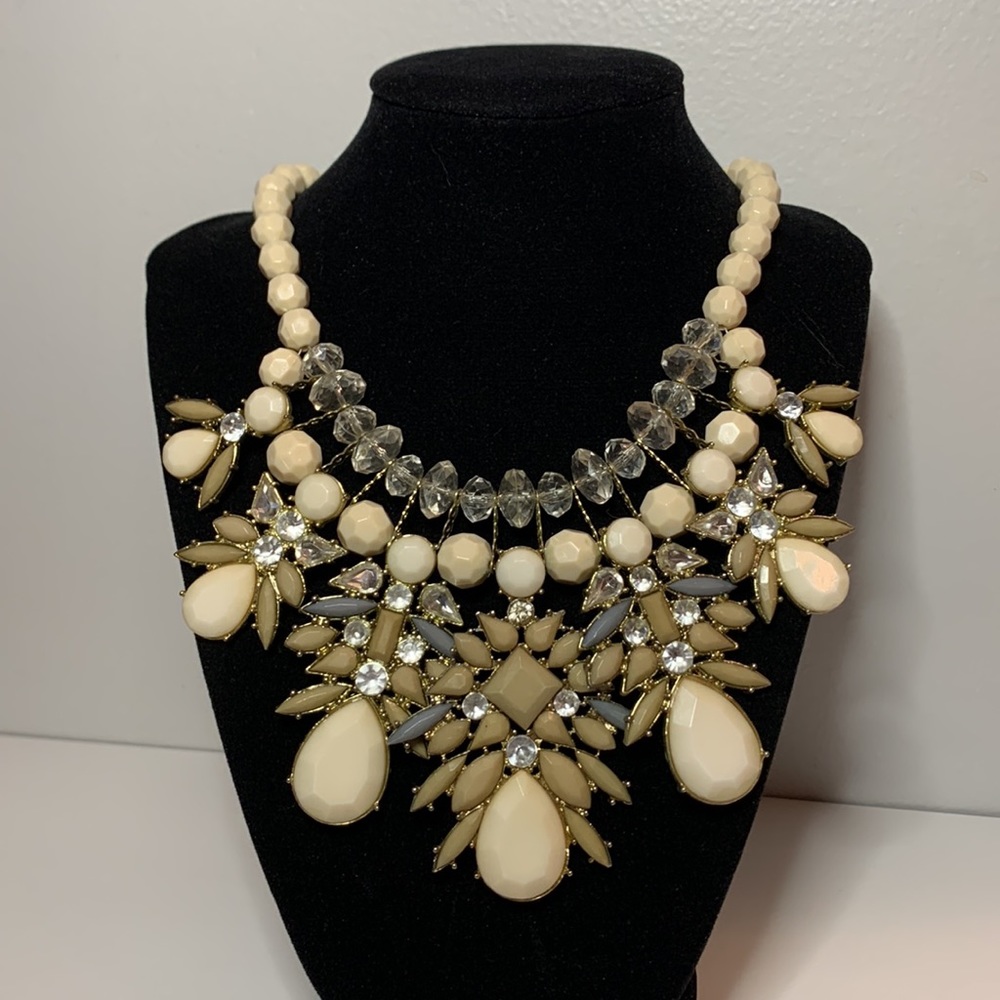 Tan Necklace - Picture 3 of 5